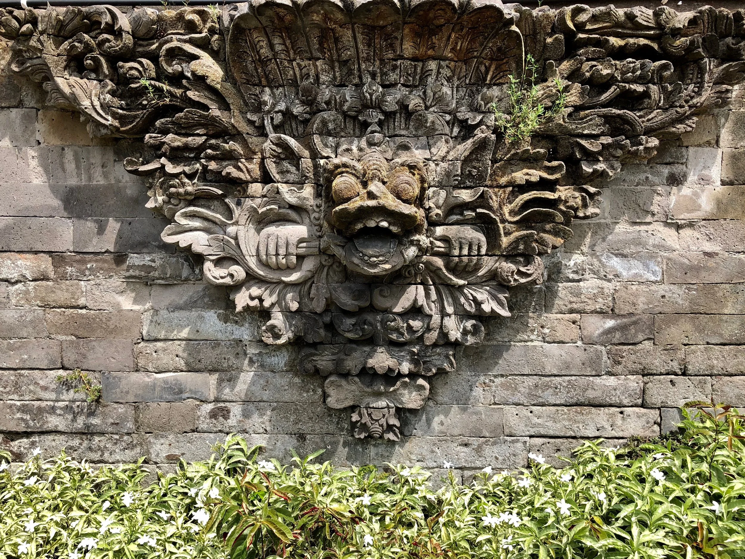 klungkungwall.JPG