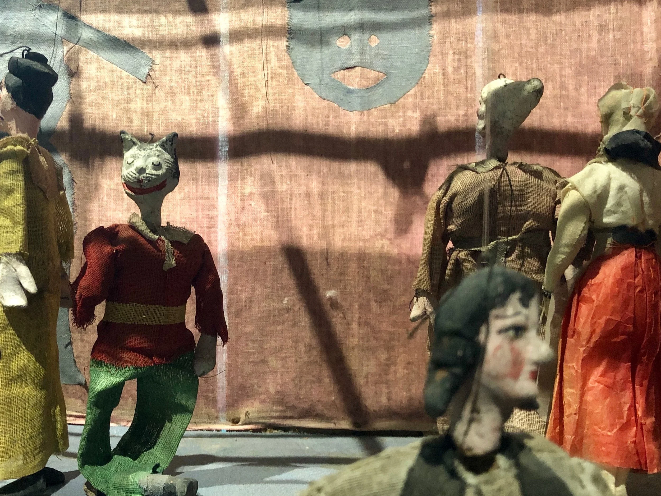 We especially loved this kinda creepy puppet theater Frida created