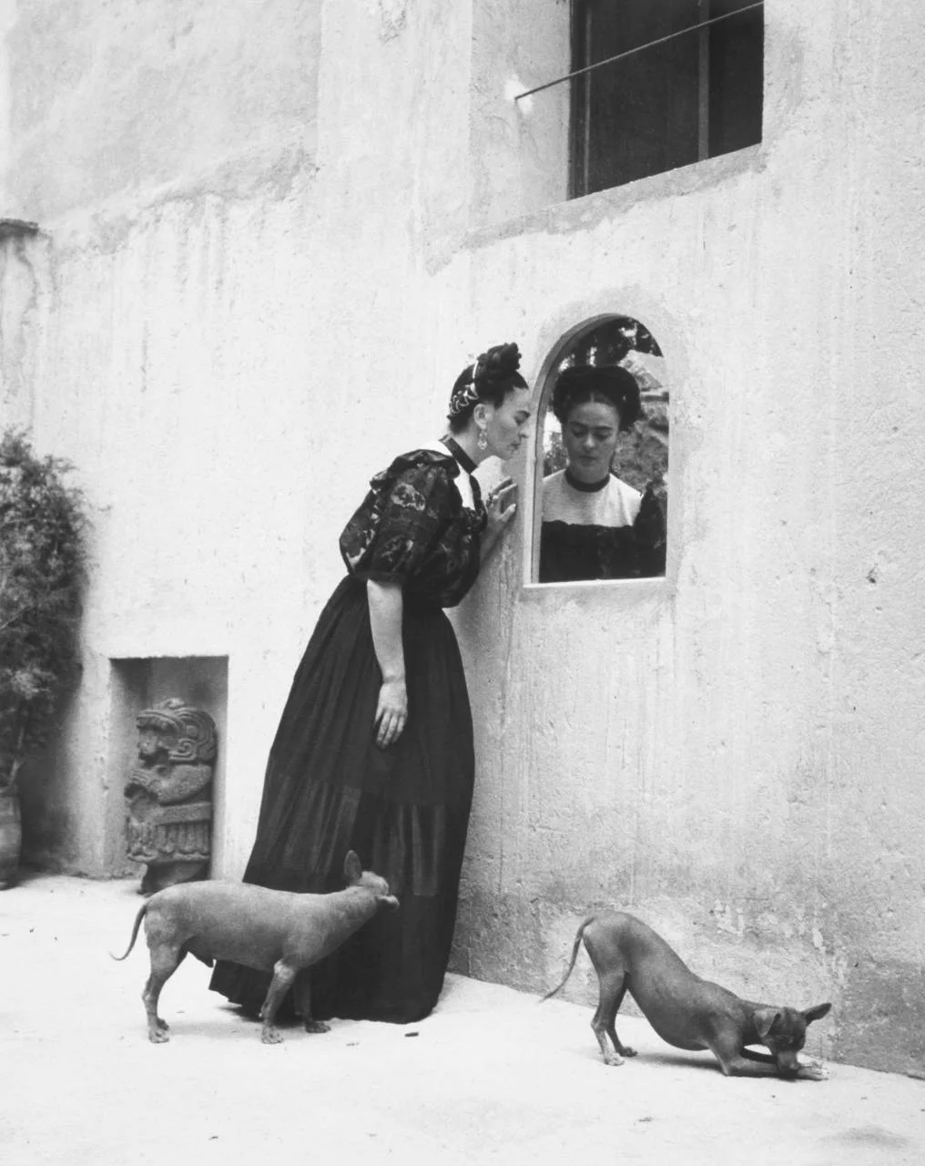 Let’s take some time to reflect upon what an amazing woman Frida Kahlo was. Photo by Lola Álvarez Bravo