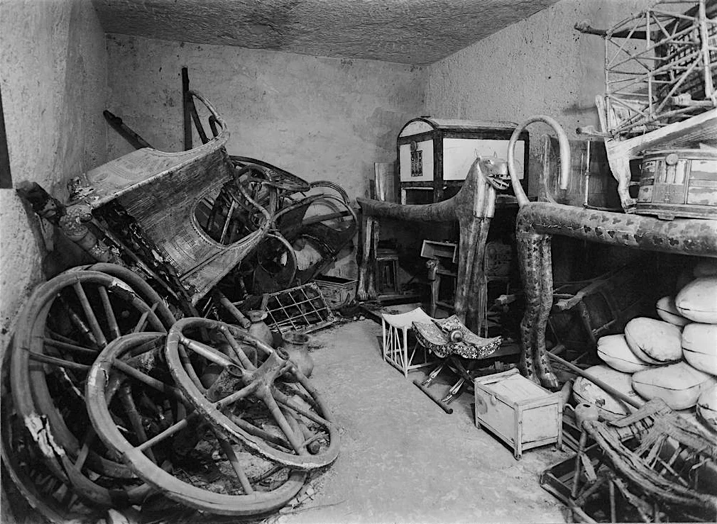 This is what King Tut’s tomb looked like when Howard Carter discovered it in 1922
