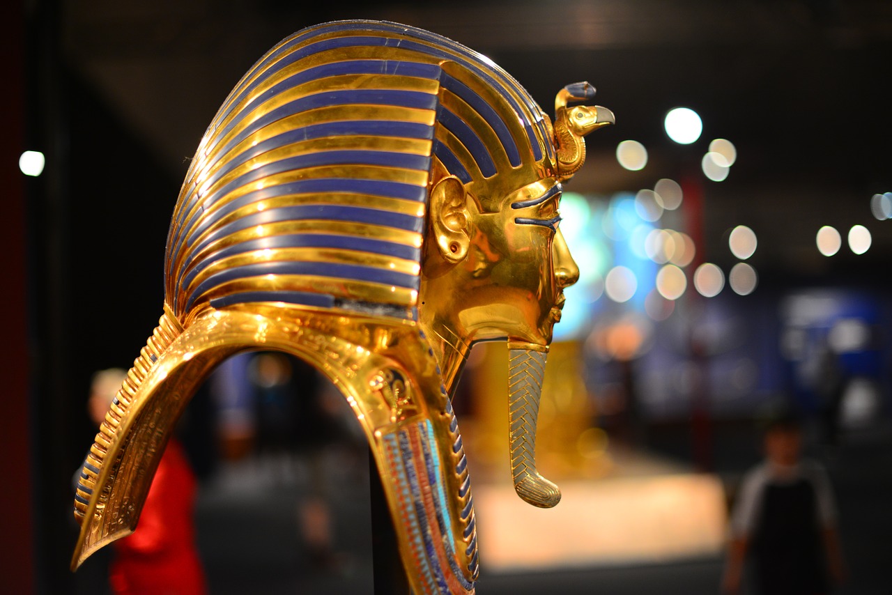 Can you imagine how freaked out the museum staff must have been when they broke off King Tut’s funerary mask beard?!