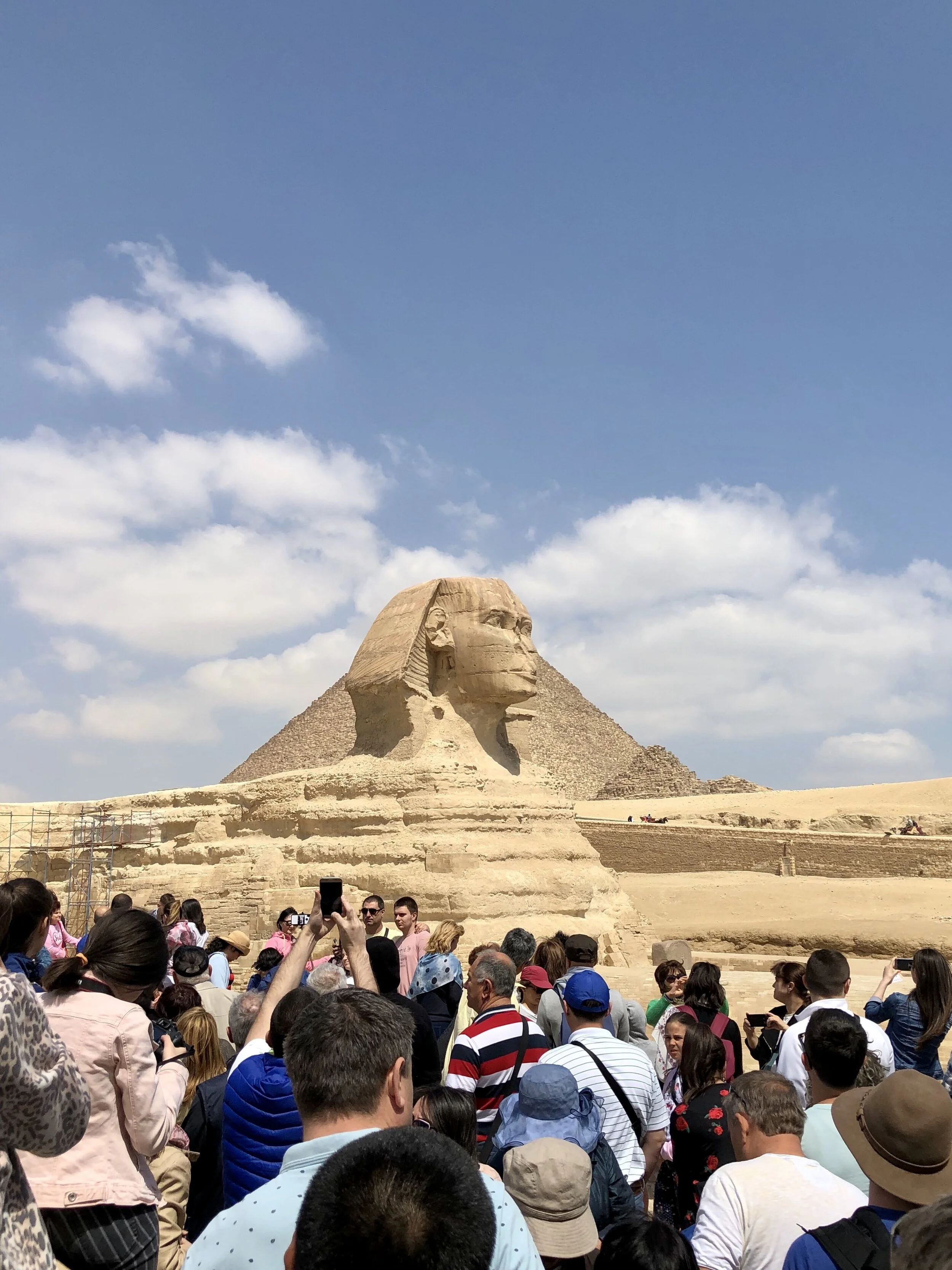 You can get a good shot of the Sphinx, but you’ll have to fight your way through the crowd