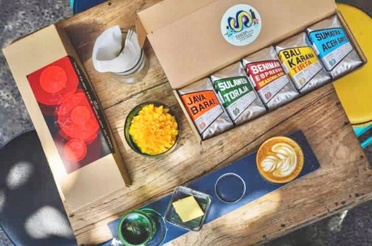 Seniman specializes in single-origin local coffee beans.