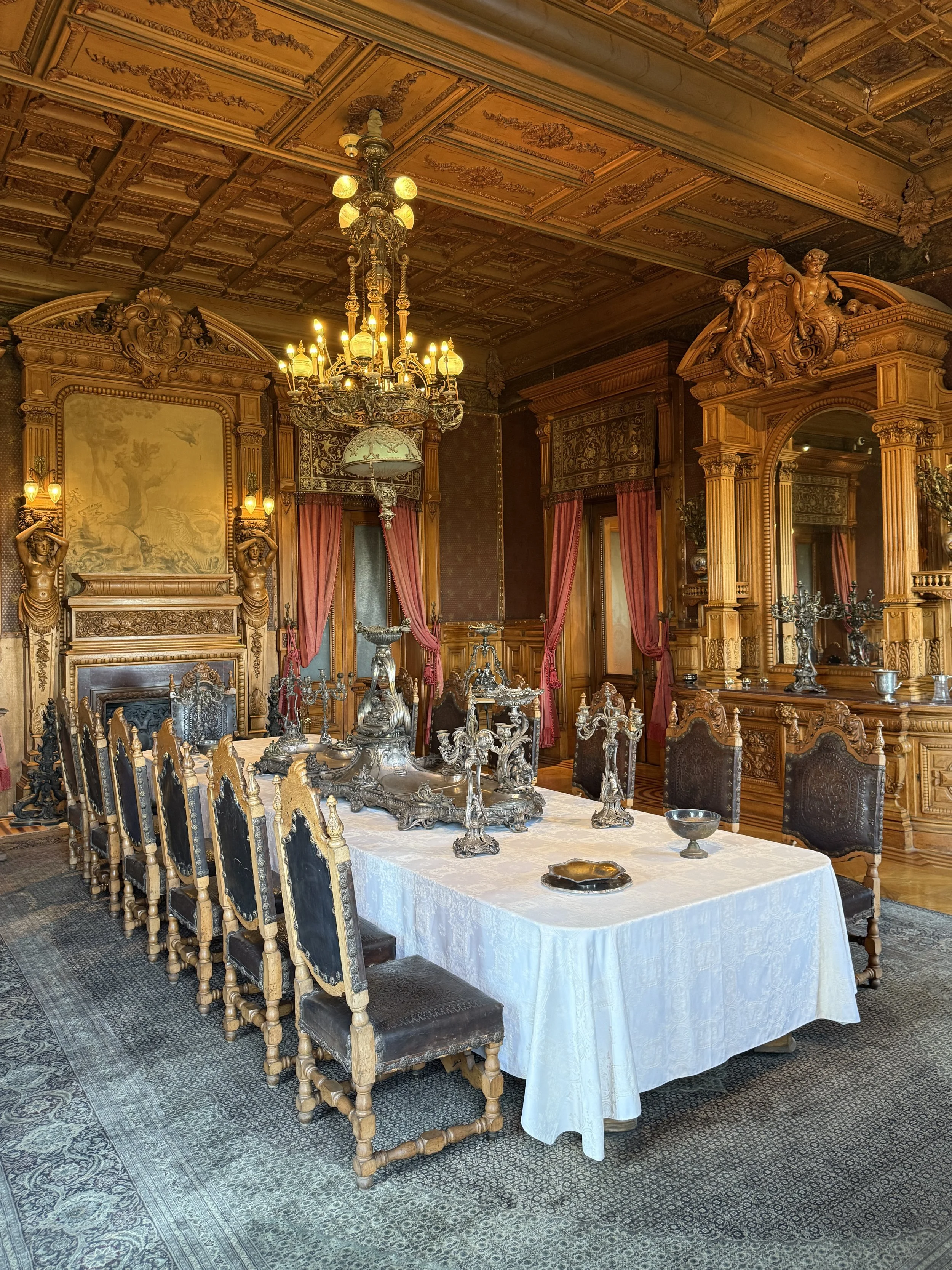 A long table in the Comedor (Dining Room) at Chapultepec Castle