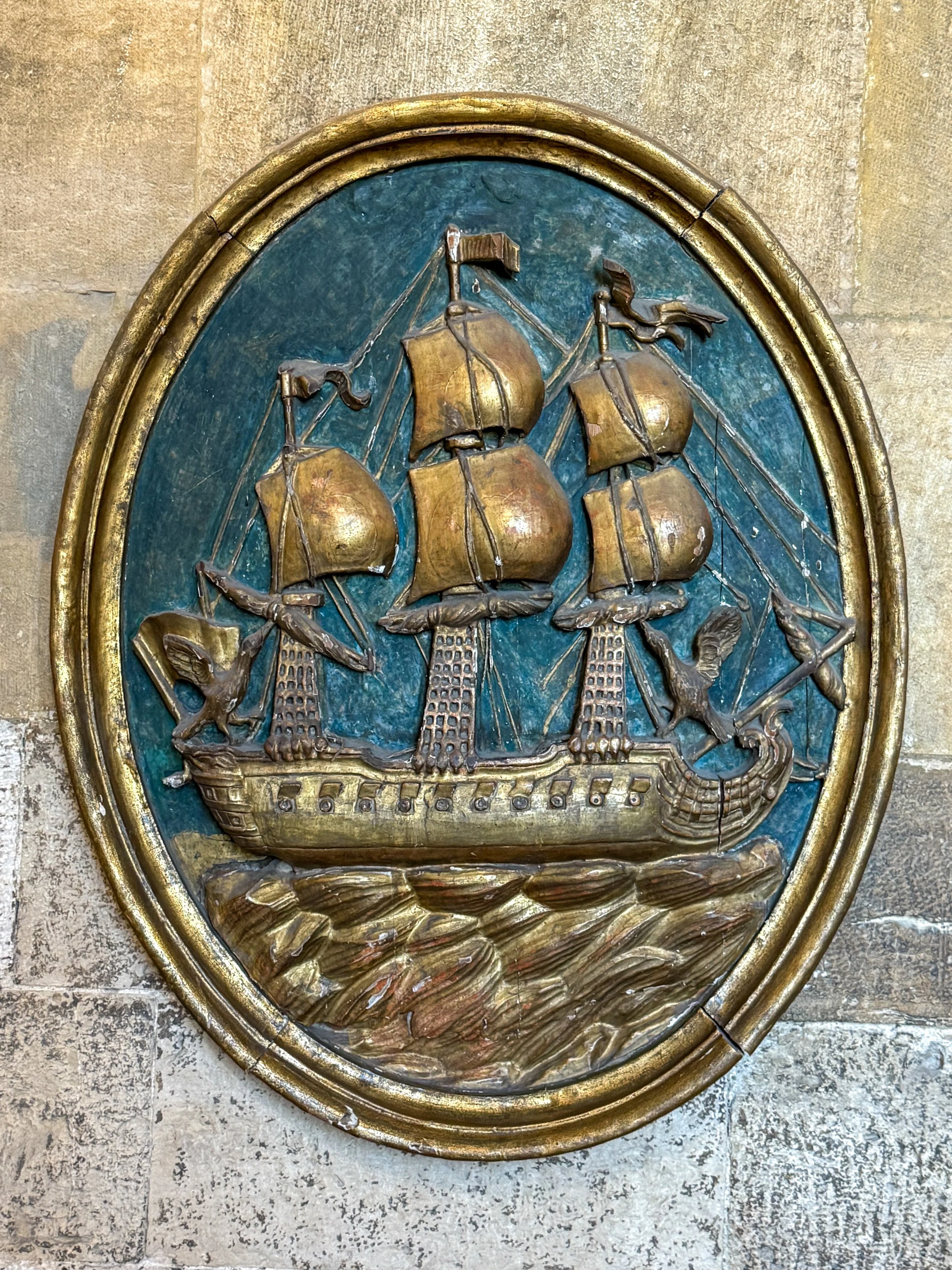 This decorative plaque commemorates the legendary voyage of the relics of Saint Vincent of Zaragoza to Lisbon, and features a caravel flanked by two ravens