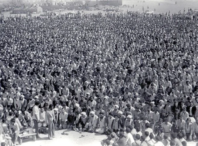 Massive group of Muslims gather for the Eid al-Fitr prayer in 1978