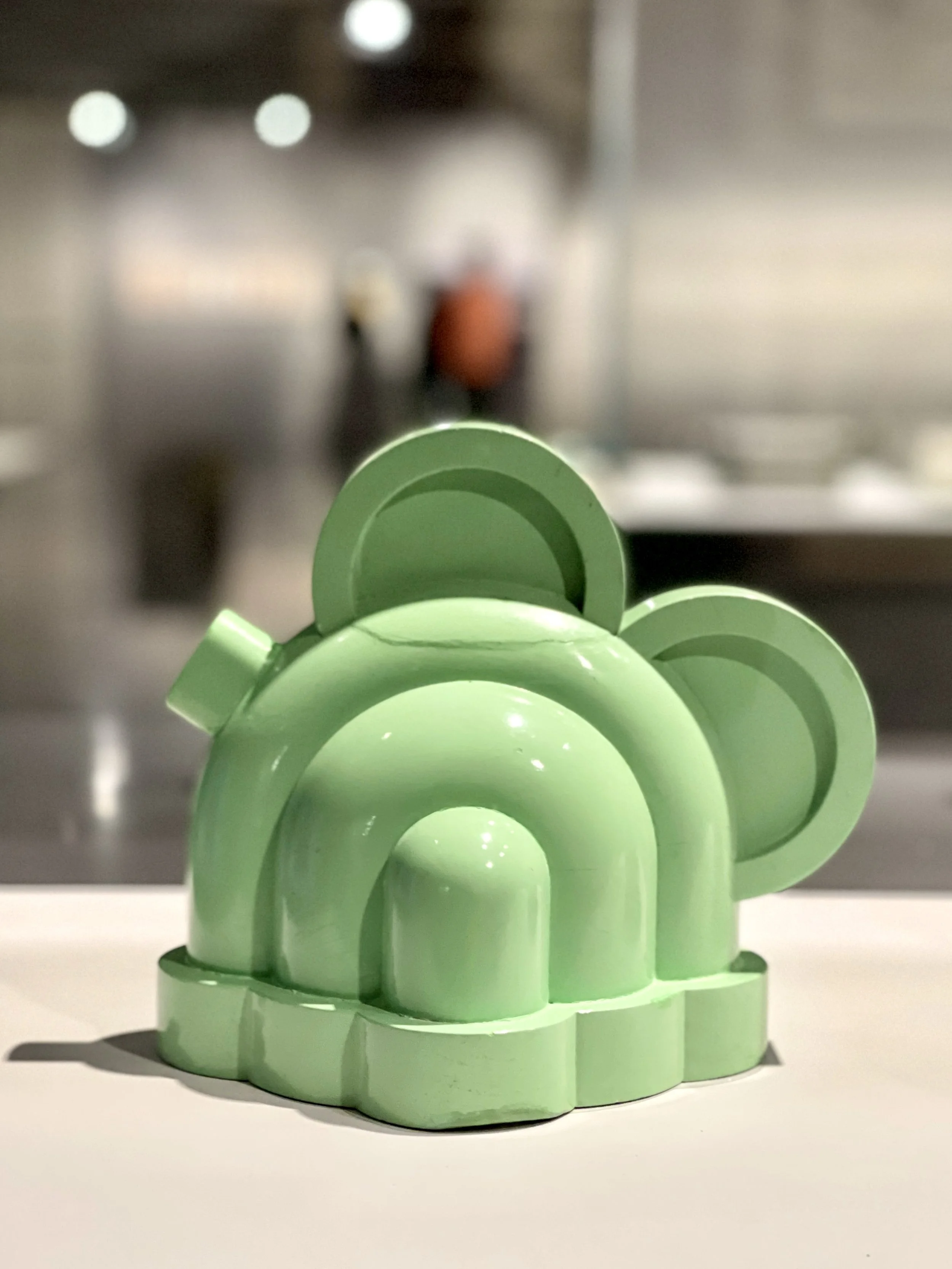 Théière Basilico, a mint green teapot made of curves by Sottsass at the Centre Pompidou Malaga