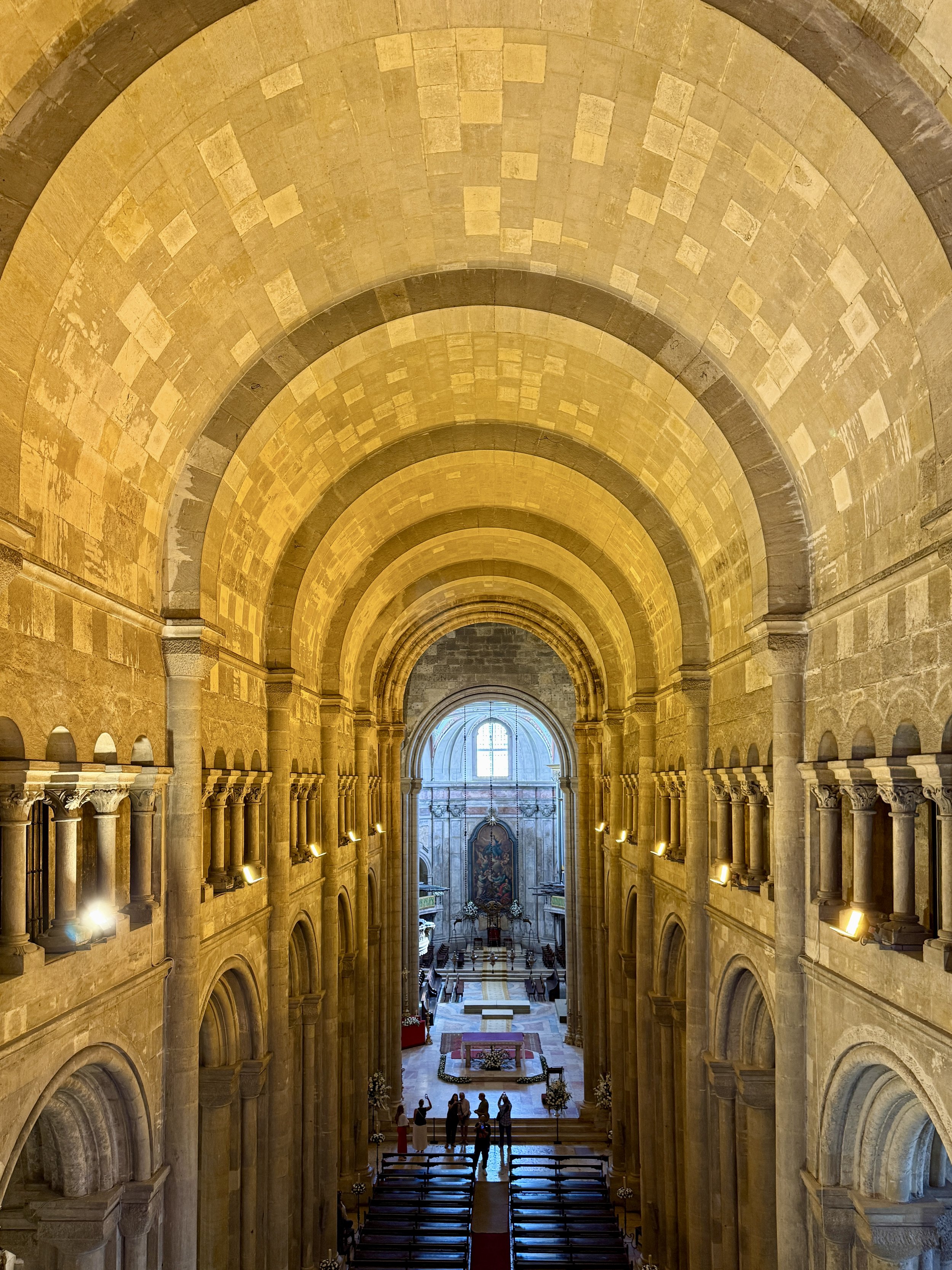 The choir loft of the Sé de Lisboa offers a spectacular view overlooking the barrel vaults of the central nave and main altar