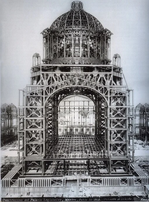 Historic photo of the construction of the Palacio Legislativo in CDMX in 1912