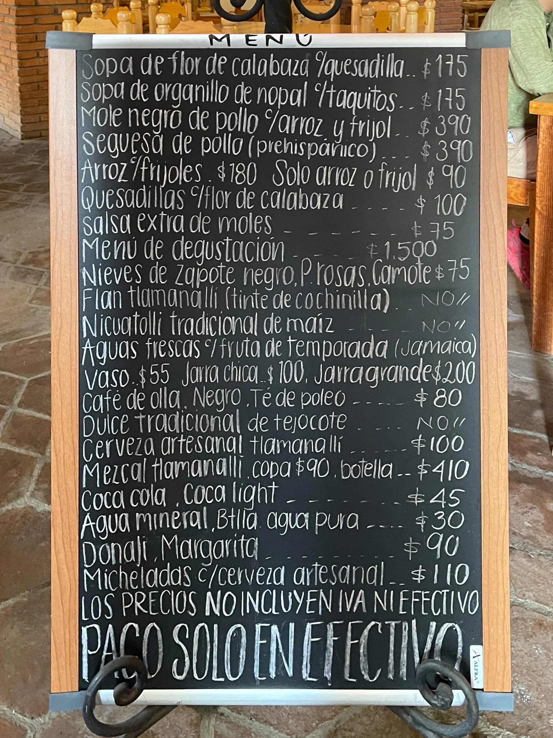 Chalkboard menu at Tlamanalli in Teotitlán del Valle