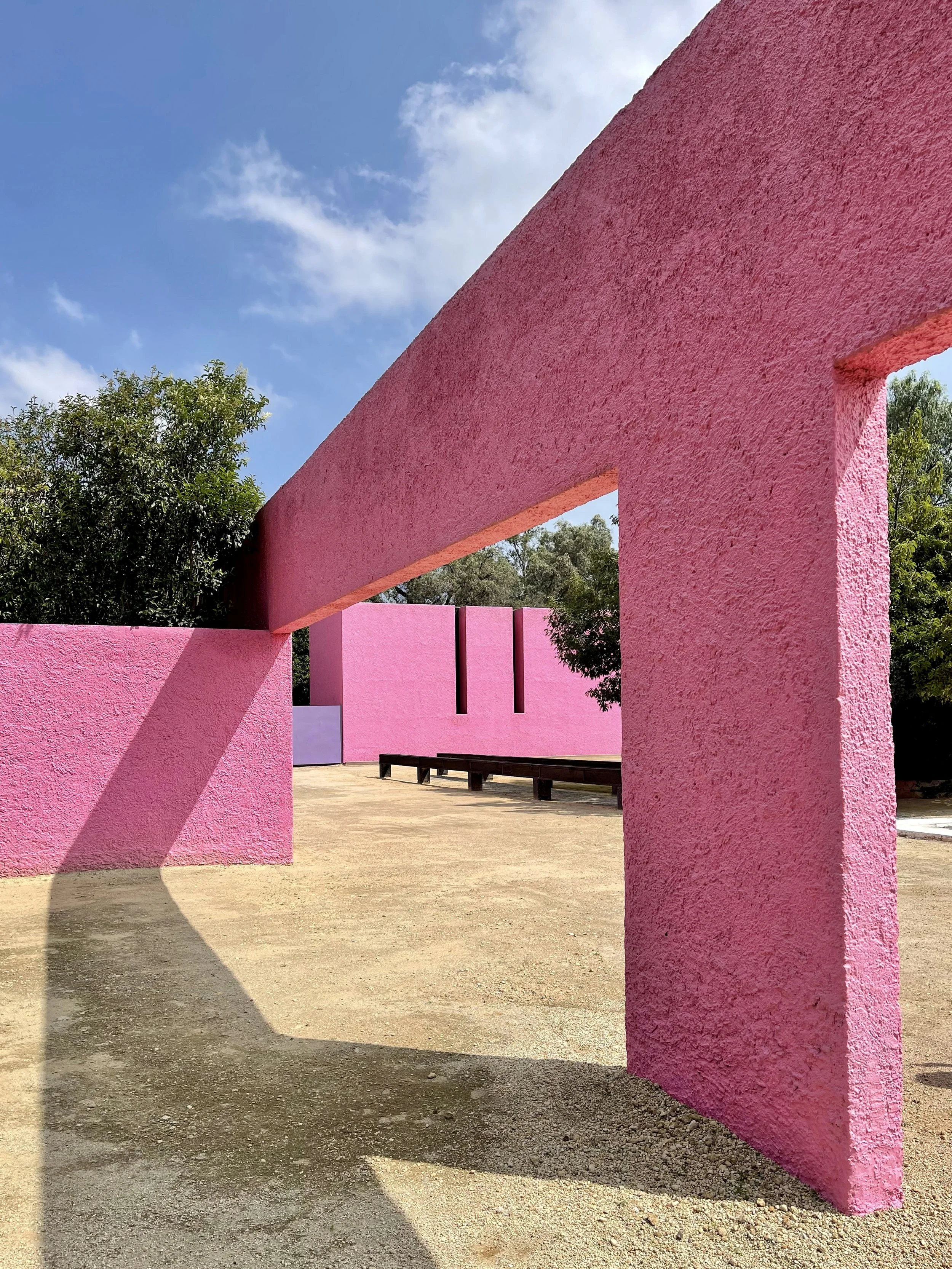 Pink dividing wall at Cuadra San Cristobal