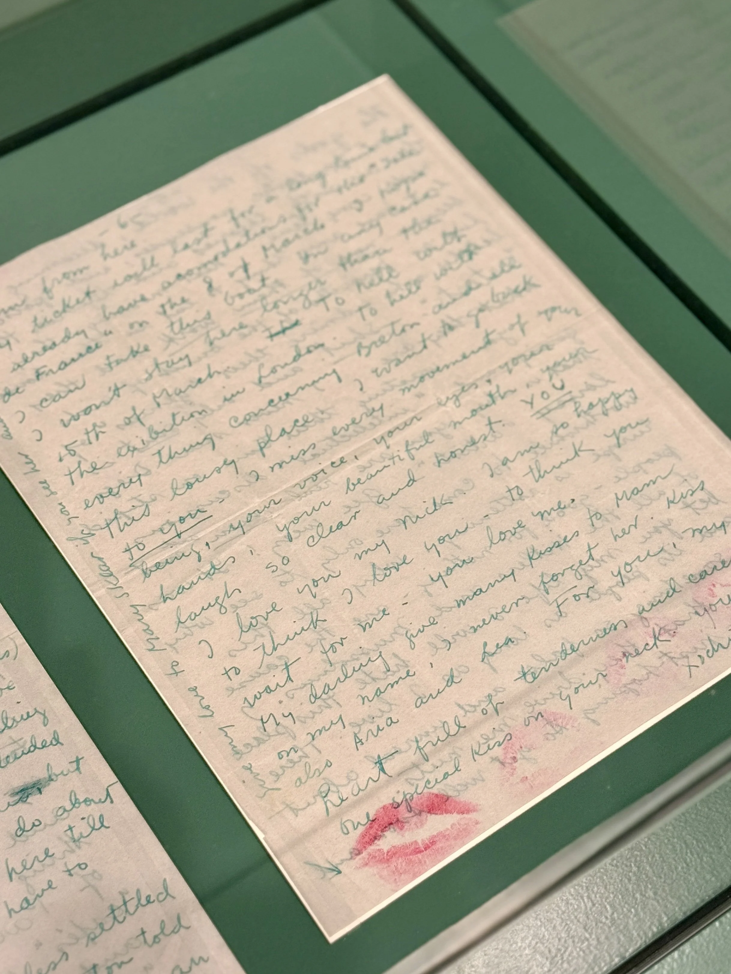 The last page of a letter written in English from Frida Kahlo to her lover Nikolas Muray, which she closes with a lipstick kiss