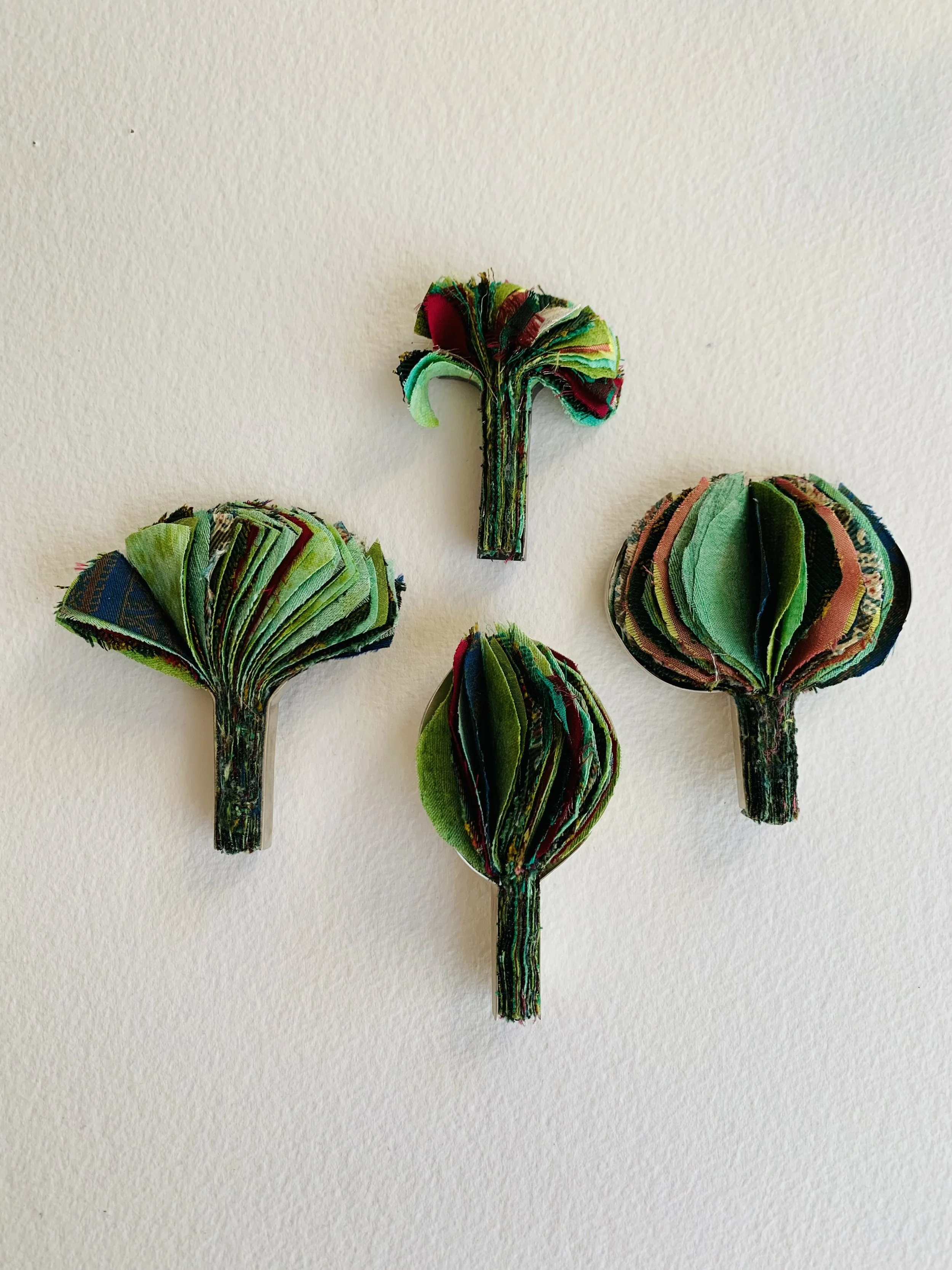 Mughal Gardens 2017 Brooches Silk Silver Approximately 10 mmx6mm varies..JPG