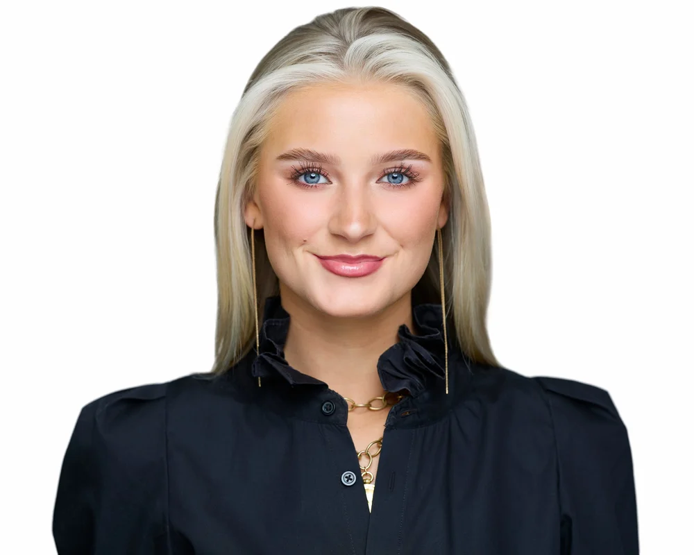 Charlotte professional headshot of Emily McQuay by mjwphoto
