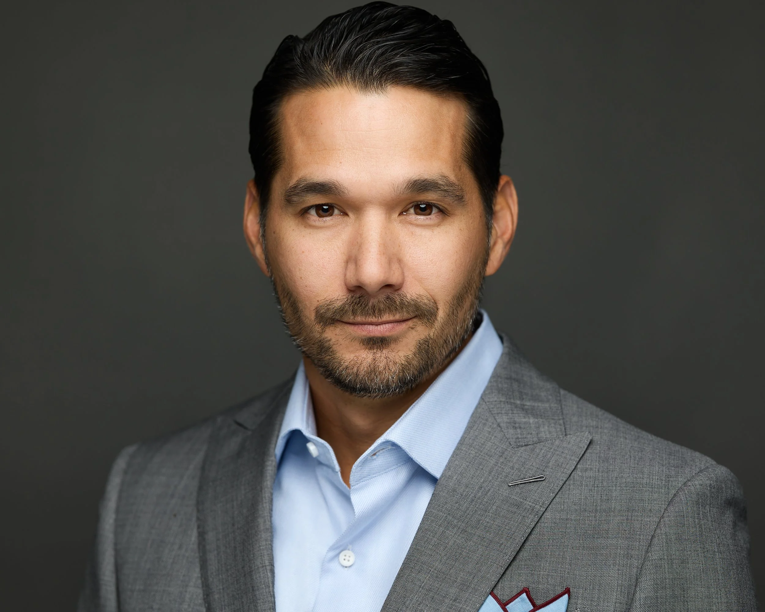 Charlotte corporate financial services LinkedIn headshot by mjwphoto