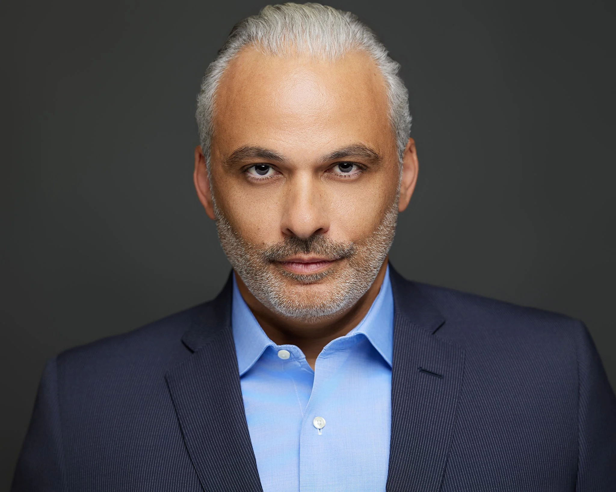 Charlotte financial advisor LinkedIn headshot by mjwphoto