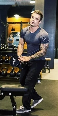 ZACH.jpg