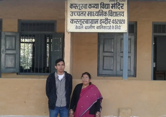 lokseh_with_school_principal_mrs_joshi_3.jpg
