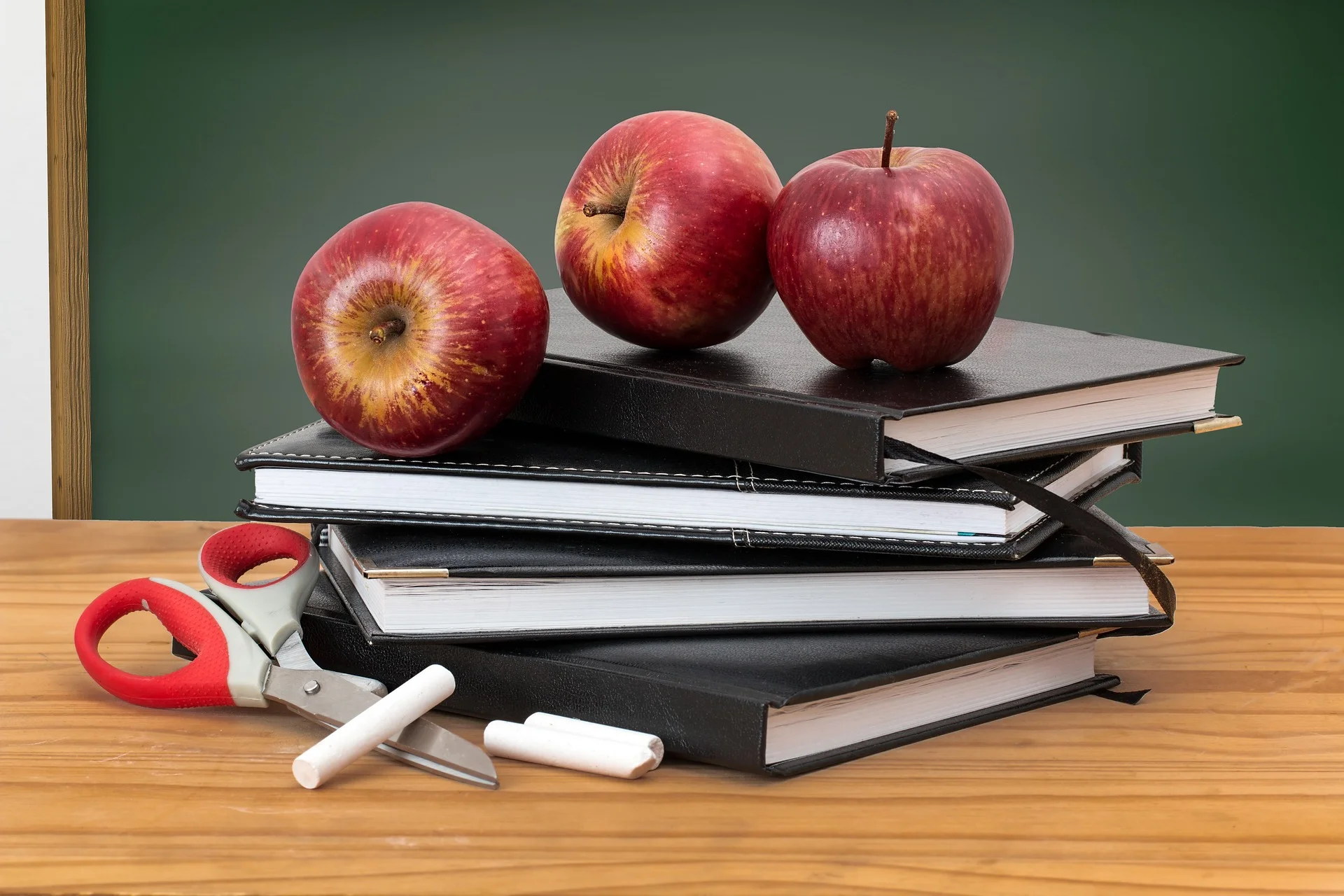 apples and books.jpg