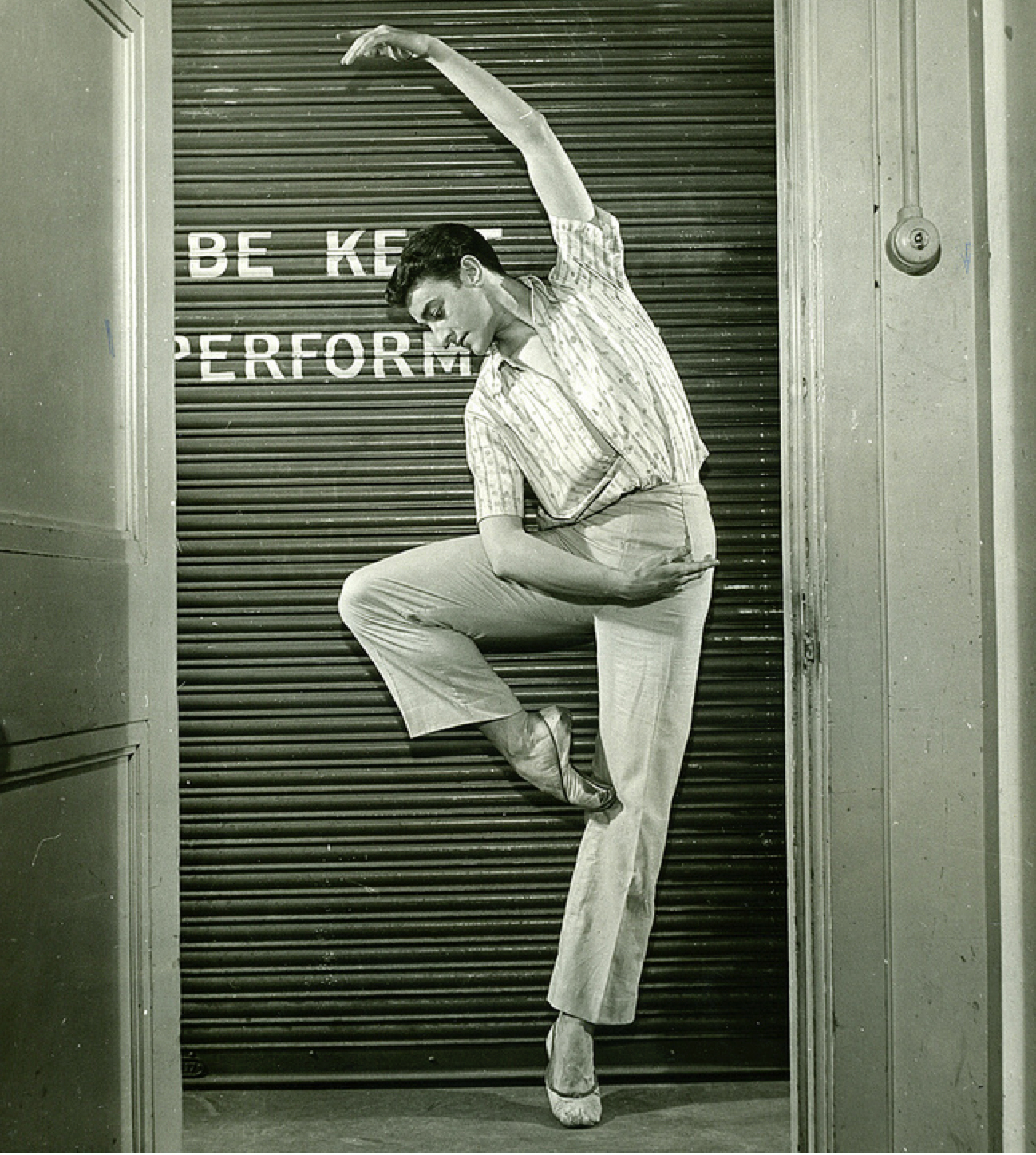 Kenneth MacMillan 1951 ©Roger Wood / ROH Archives
