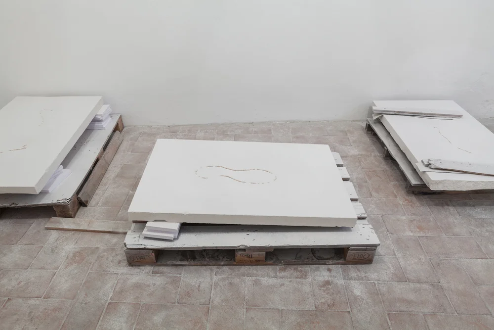 Pearl Harbour (be.Pearl) , Délia Sheehy, and Hélène Thensiau, 2015 (pallets, stone slabs, and processed pearls), Galleria Continua, San Gimignano / Beijing / Les Moulins / Habana. Photo by: Ela Bialkowska.