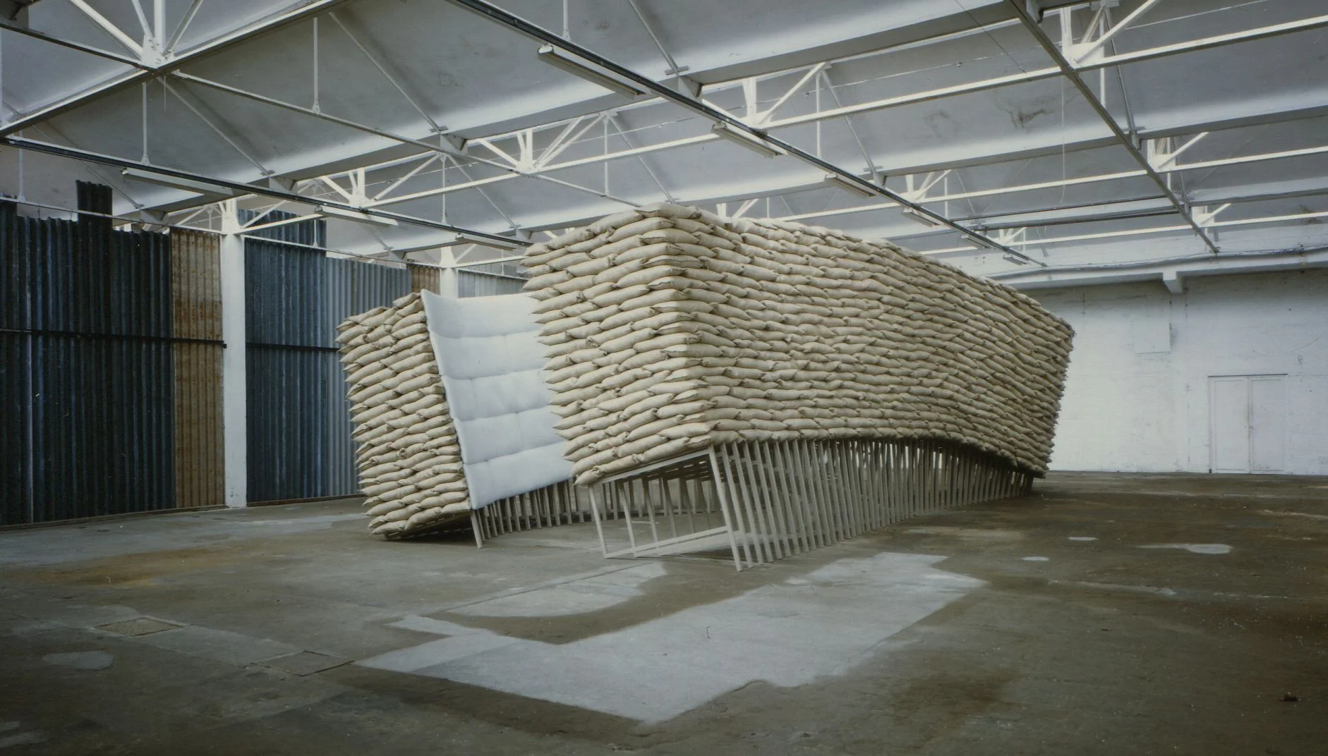 Nancy Turlington, Various Artists, Kanaal, Kortrijk, 1994. Photo by Hans Sonneveld.