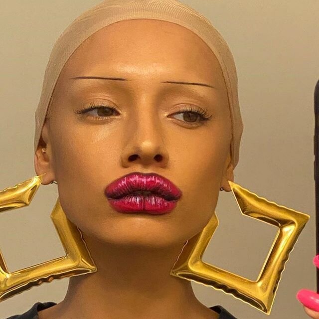 For those of you interested in creatives outside of the jewellery industry who have a huge influence on the trends that influence ours - and many other -  visual mediums, then I suggest taking a look at ✨@uglyworldwide ✨(here wearing @area inflated h
