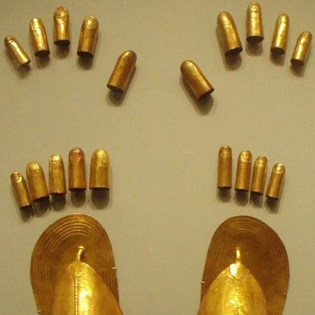 The Midas Touch Via @mahnazcollection
.
.
.
#ancientjewelry #jewelrylovers #historicjewelry #goldfinger #goldjewelry #golden #ancient