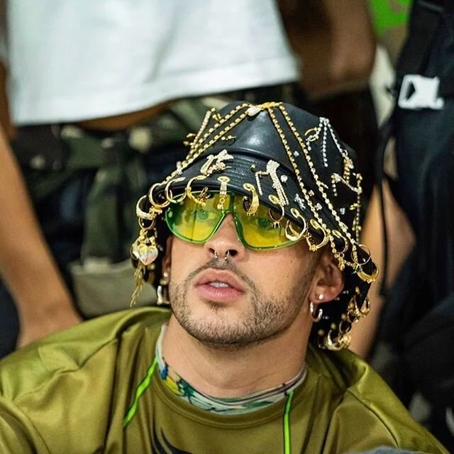 @georginatrevino jewellery bucket hat on @badbunnypr #buckethat #jewelleryhat #y2kaesthetic #y2kfashion #mensjewelry #genderneutralfashion