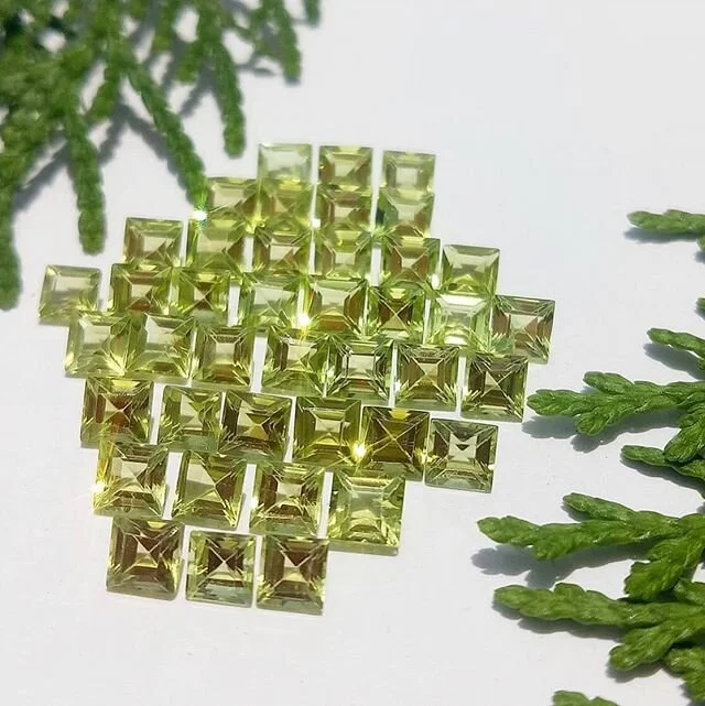 @kartik_gems verdant peridot. Love this loose gem image, simple but considered so that the colours and cut are showcased to their fullest. #peridot #peridotgemstone #peridotjewelry #loosegemstones #loosegemstone #squarecut #kartikgems