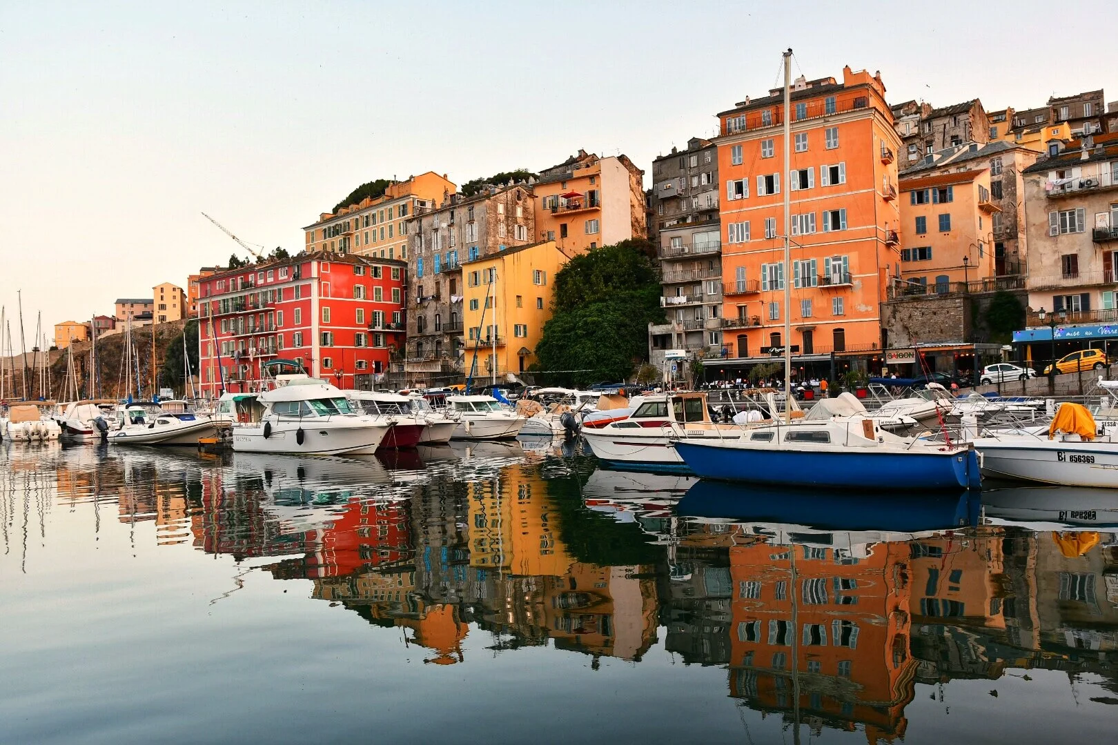 Den gamle havnen i Bastia