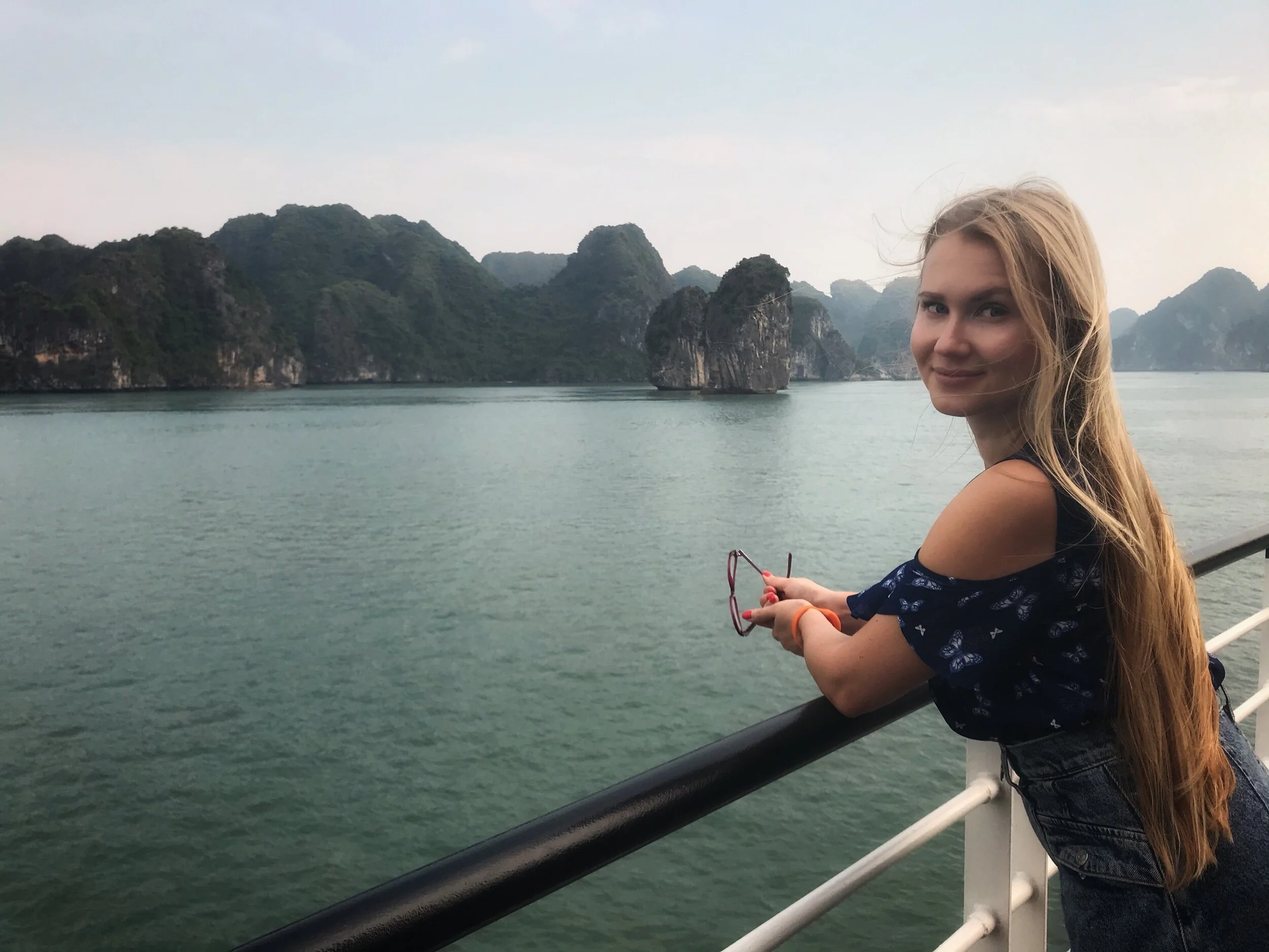 På minicruise i Ha Long-bukten