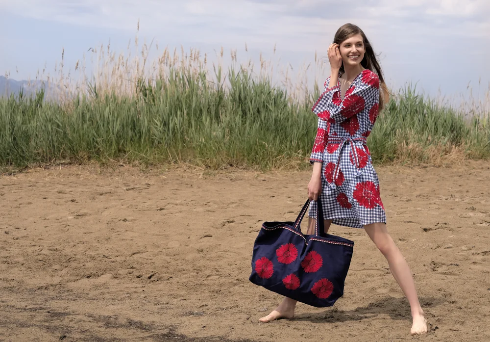 Gimlet+kaftan+short_check+flowerred_Asti+bag_blue+flower+red.jpg