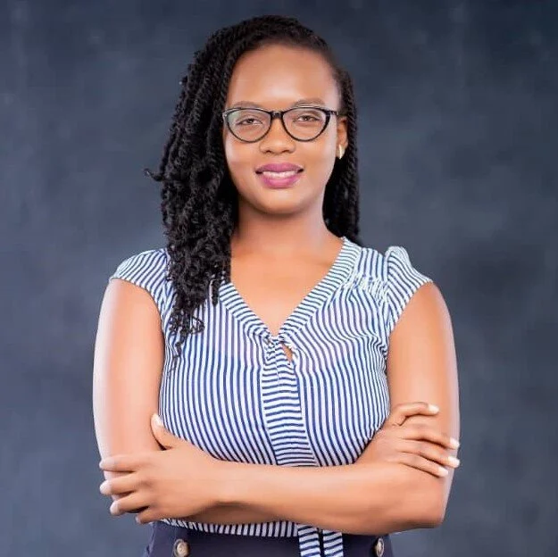 Isabel Potani headshot.jpeg