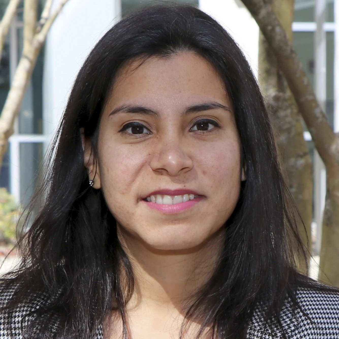 Headshot Fiorella-Guerrero.jpg