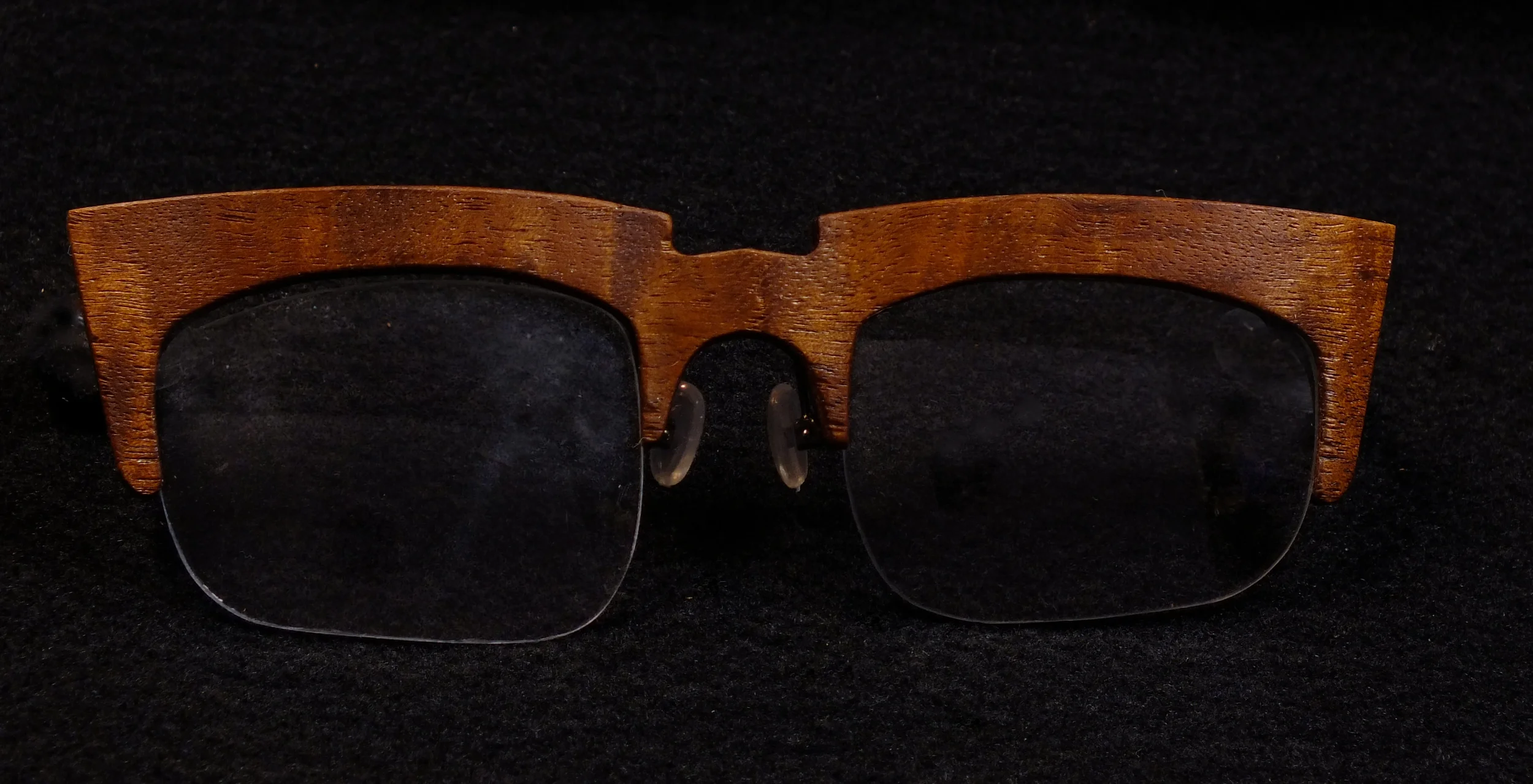 A-2 BART - Rebellious in presentation, an emphatic frame for making a statement.