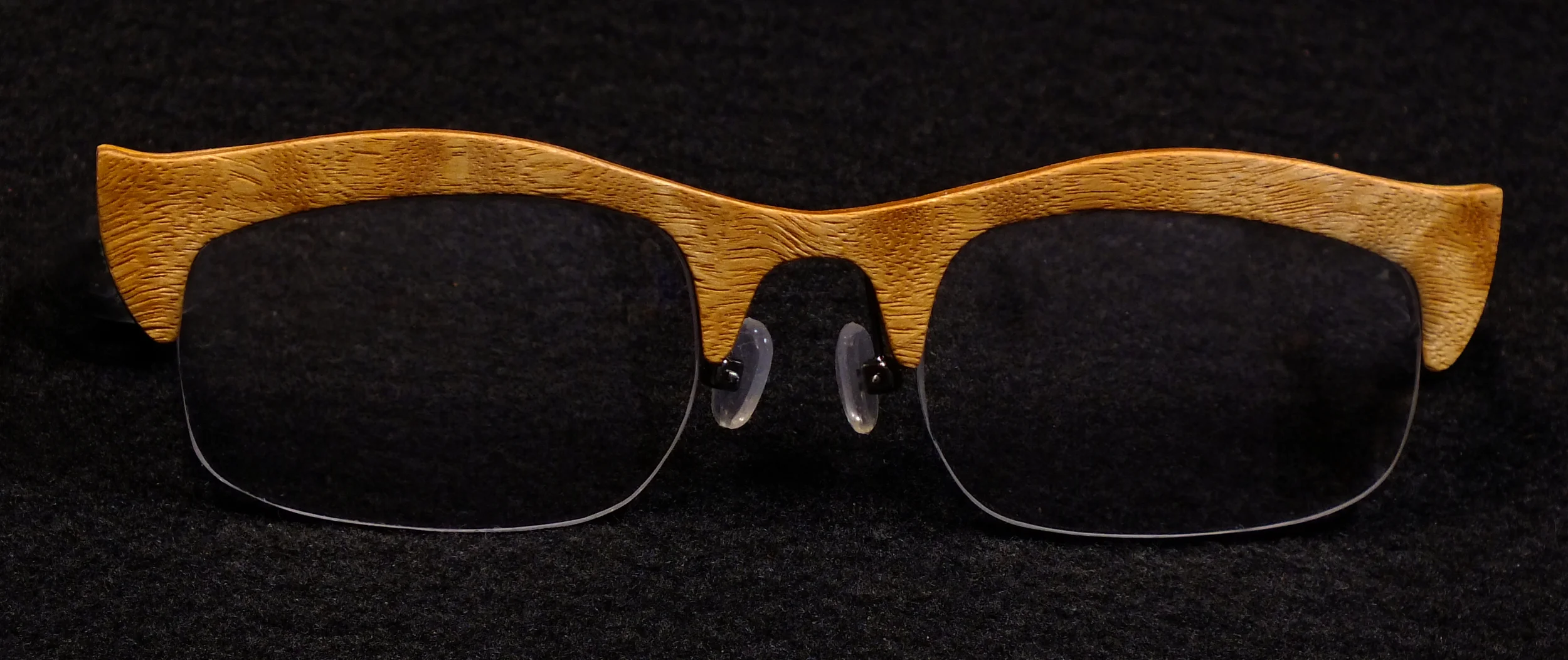 A-6 KENTO - In Japanese, "rising up" - Perky design to frame your eyes.