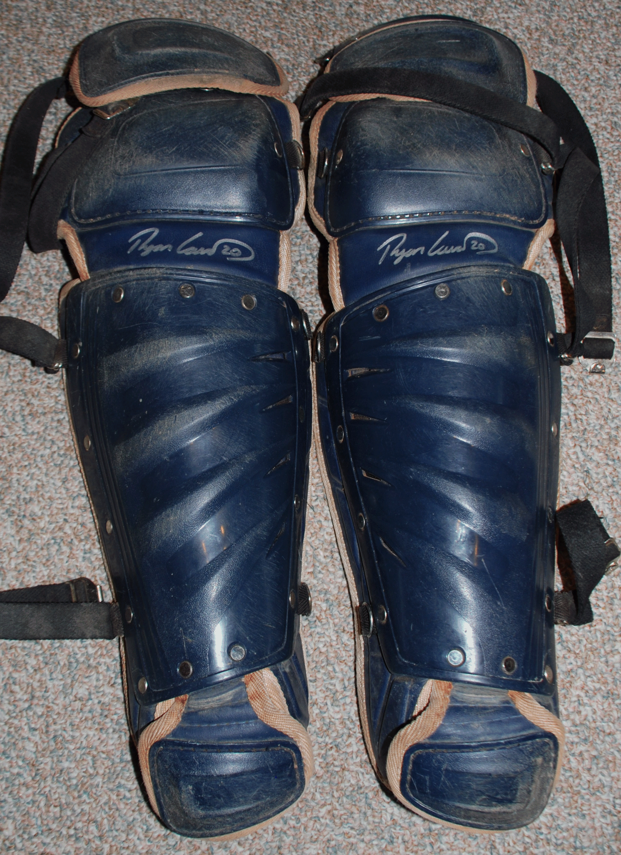 Lavarnway Shinguards - front.gif