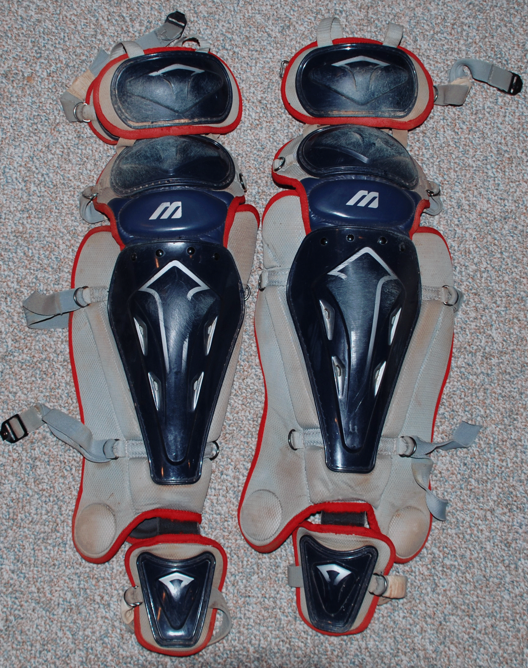 MartinezV Set 2 Shinguards - front.gif