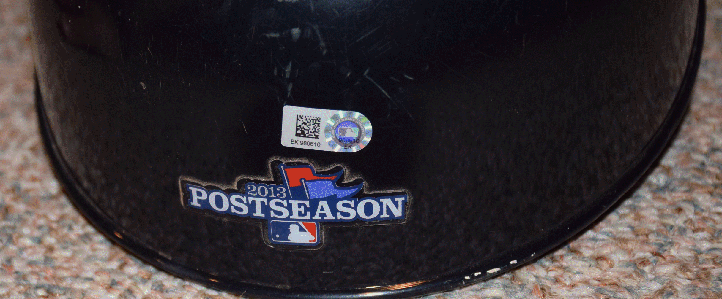 Lavarnway Catchers Helmet 2 MLB Auth.gif