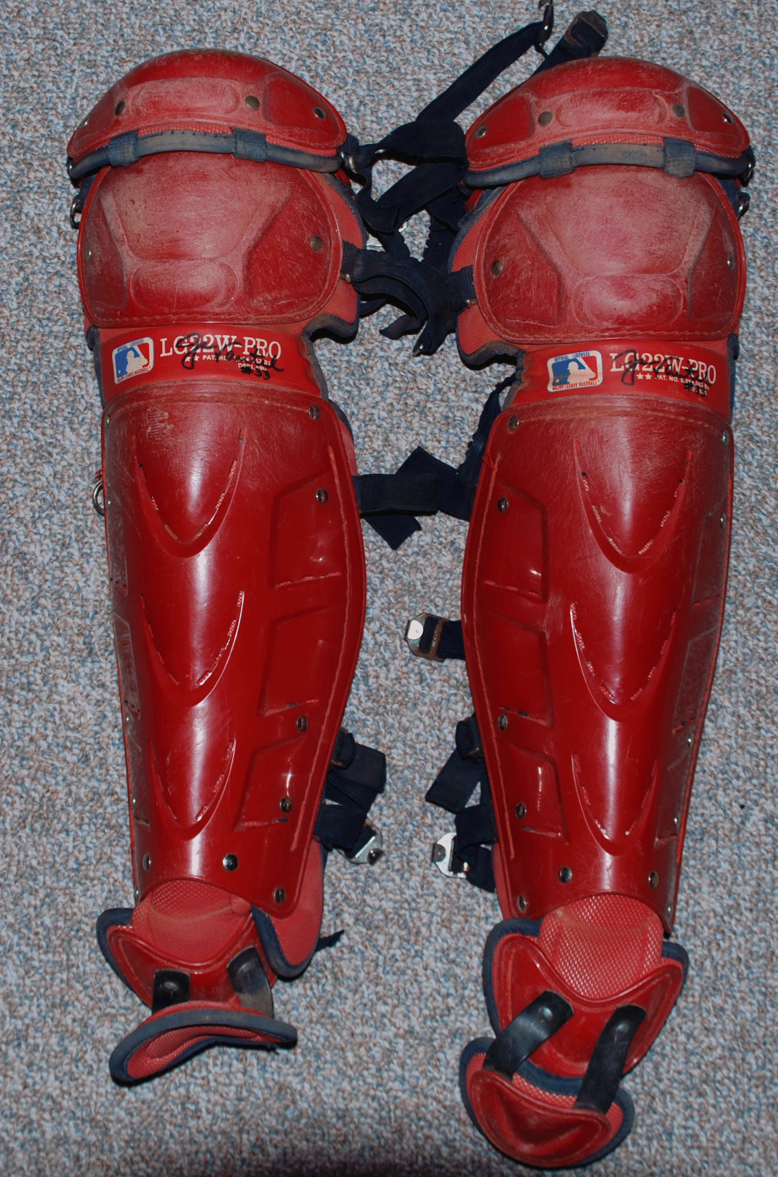 Varitek 2 Shinguard - front.gif