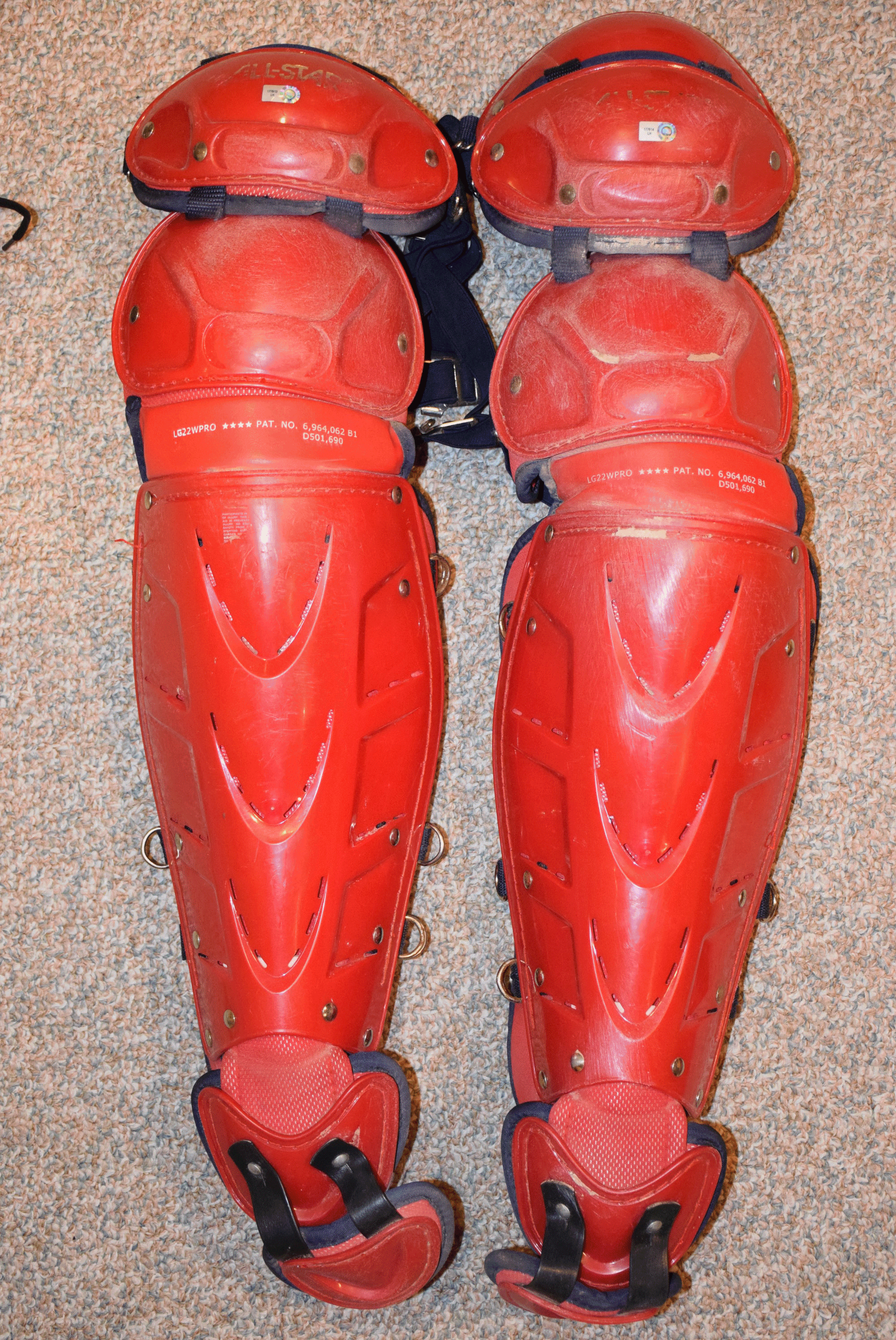 Varitek 3 Shinguards.gif