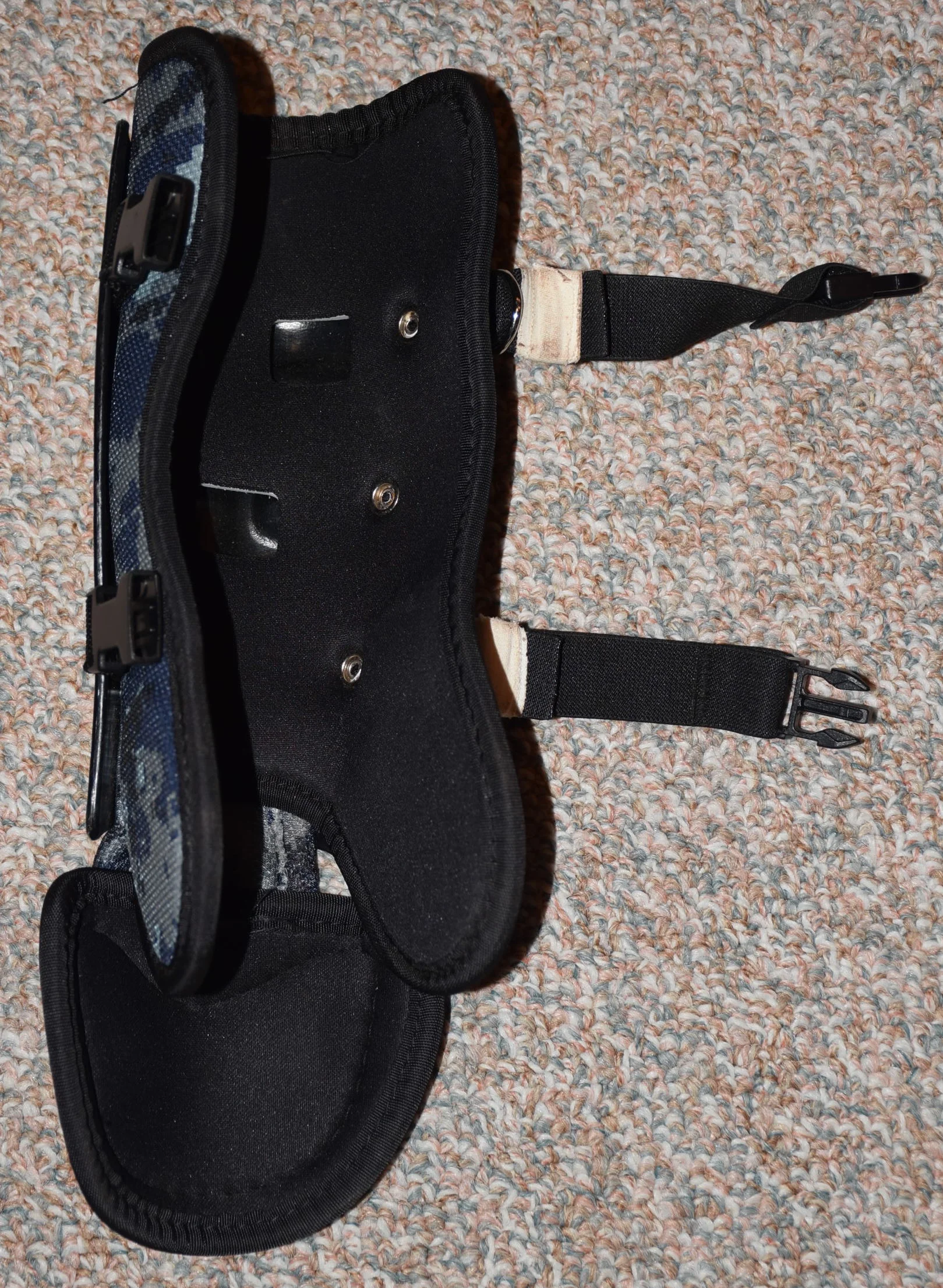 Sandy Leon 2017 Batting Shinguard