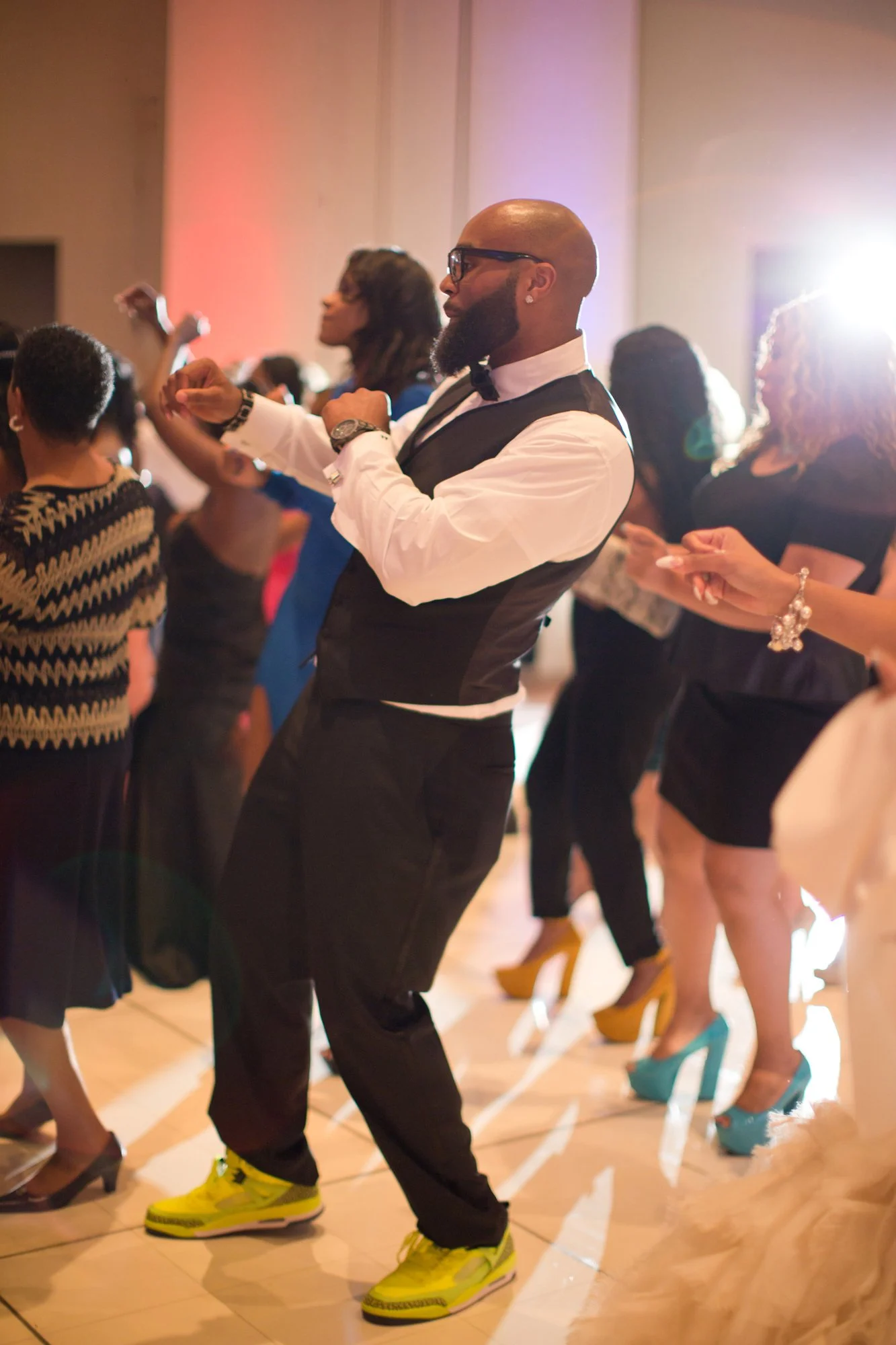 omni-groom-jordans-dance-floor.jpg