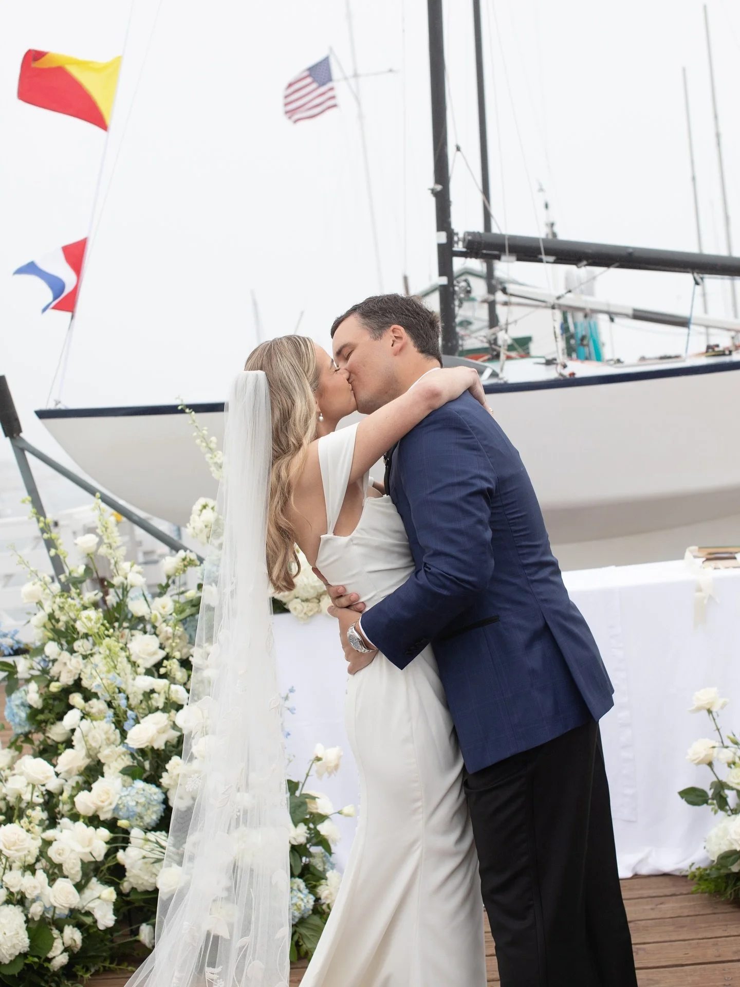 Luxury is not just seen&mdash;it&rsquo;s felt. Here, on the iconic pier of @pebblebeachresorts, @_migoe_ and @hudson_like_the_river embodied this truth. The fog-draped coastline, the cry of gulls, the crisp snap of flags: nature&rsquo;s opulent tapes