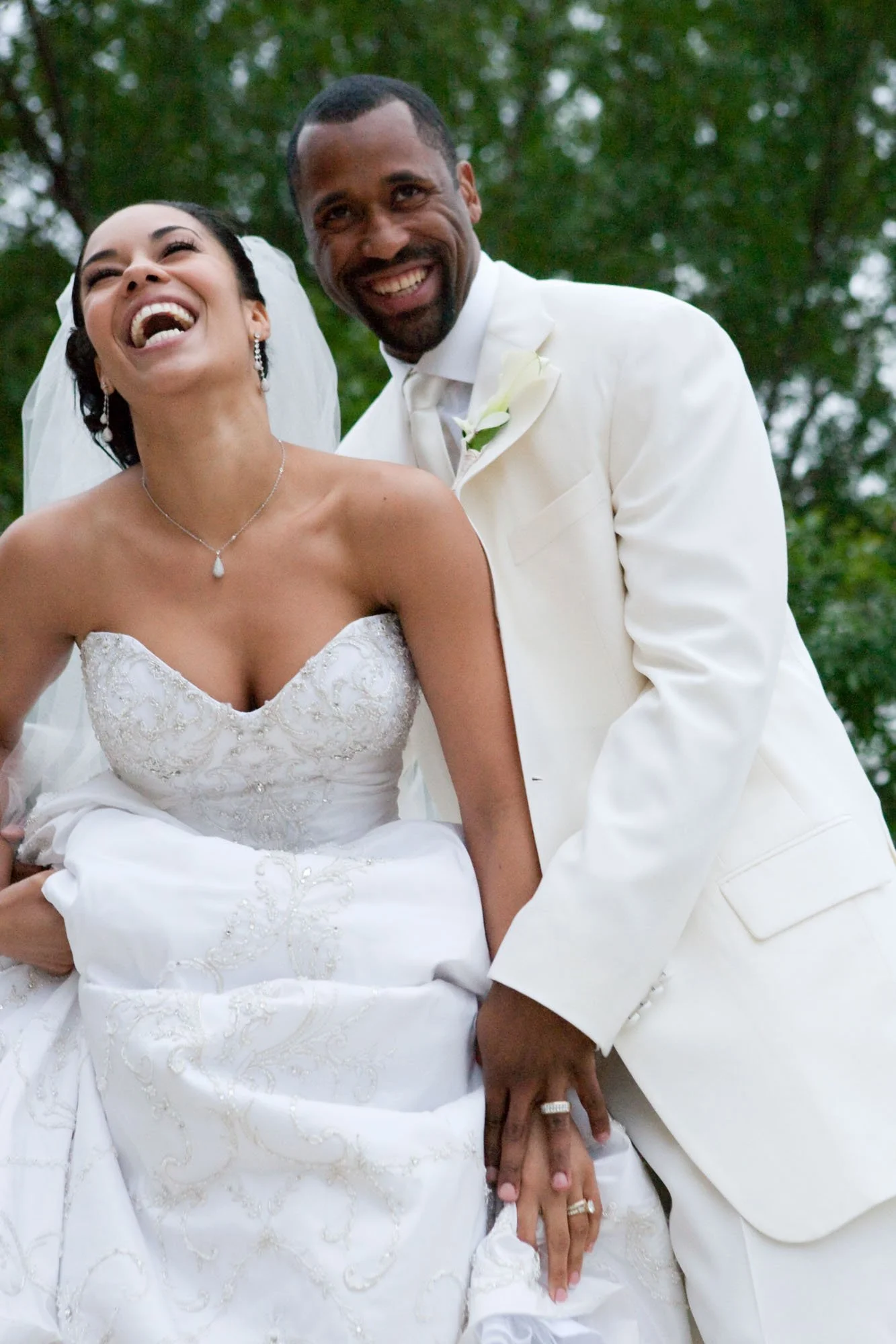 dallas-wedding-couple-ceremony-laughter.jpg