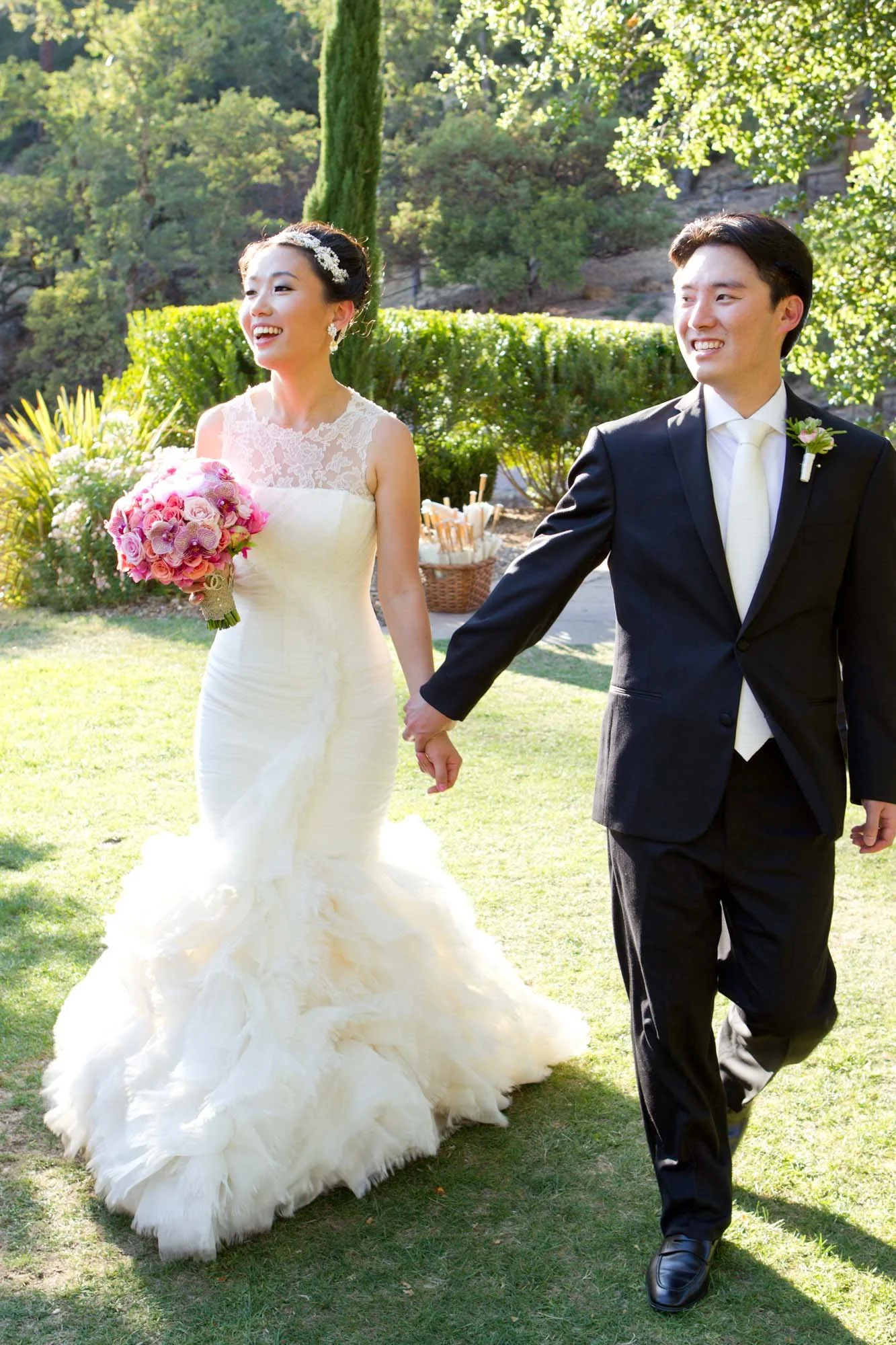 napa-wedding-candid-vera-wang-fashion.jpg