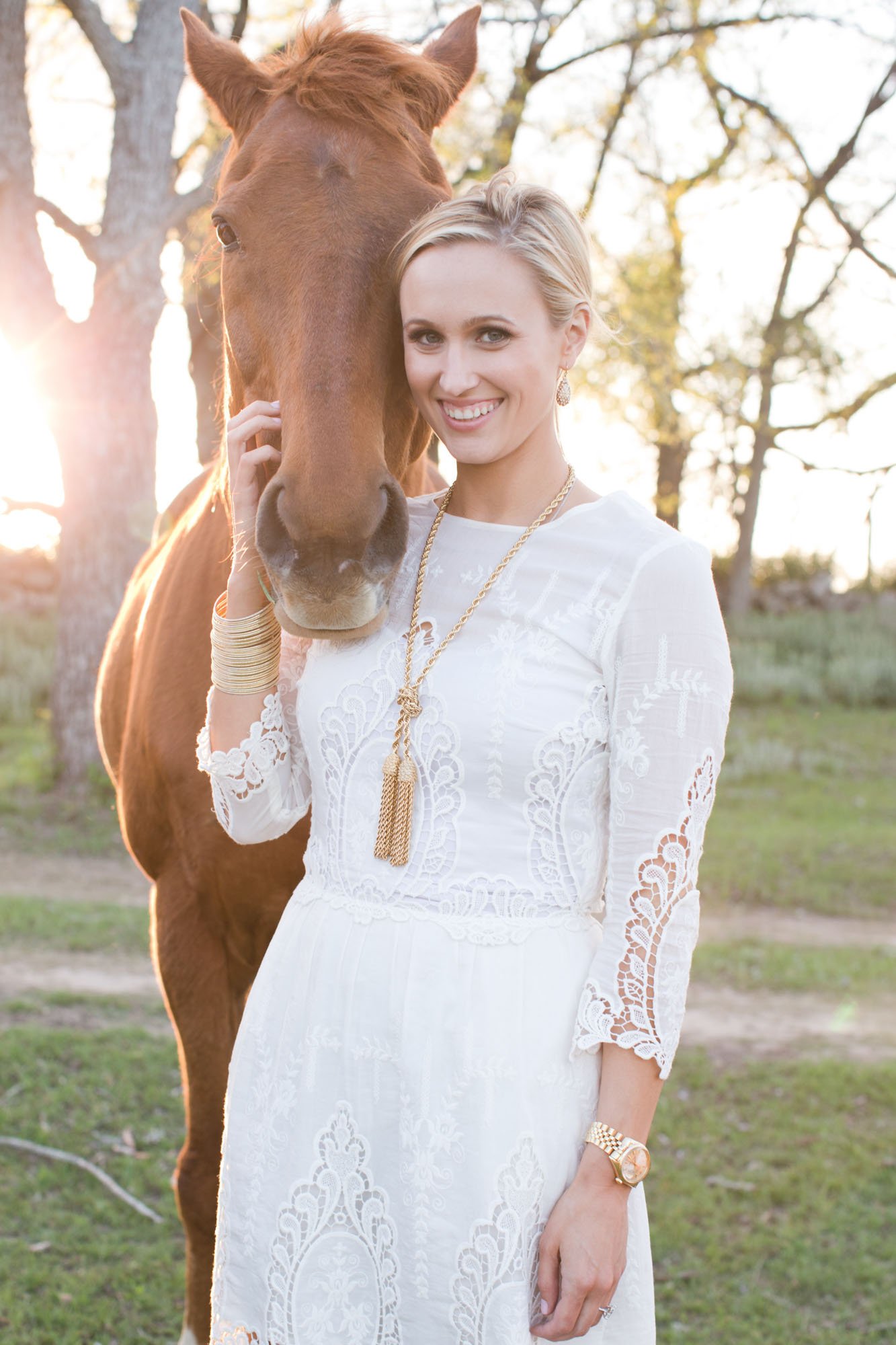 engagement-session-horses-designer.jpg