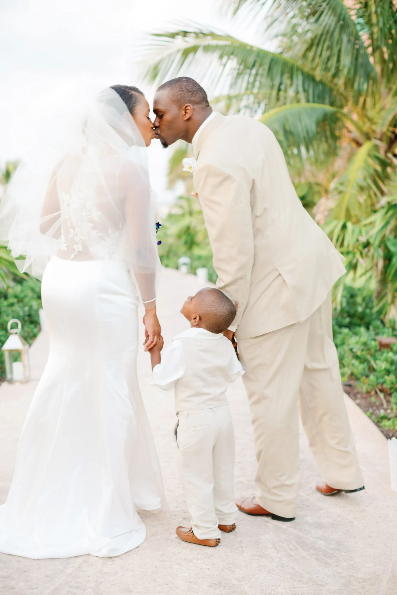 Cliff Avril &amp; Dantia’s Bahamas Destination Wedding | Featured in Munaluchi Bride