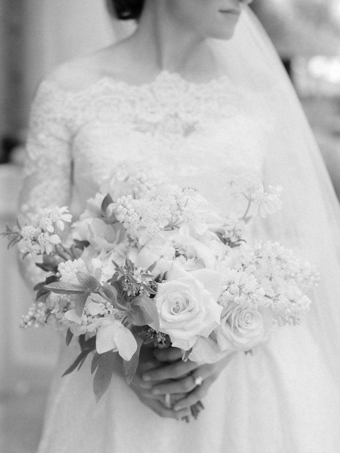 forever lucky love birds lizzie + scott 🍀💍 IN PRINT @theknotrealweddings &amp; on the new website ✨ #anniversaries #irishwedding #stpatricksday☘️ #fineartweddingphotographer #dallasweddingphotographer 
.
Wedding Design&amp;Floral: @jacksondurhameve